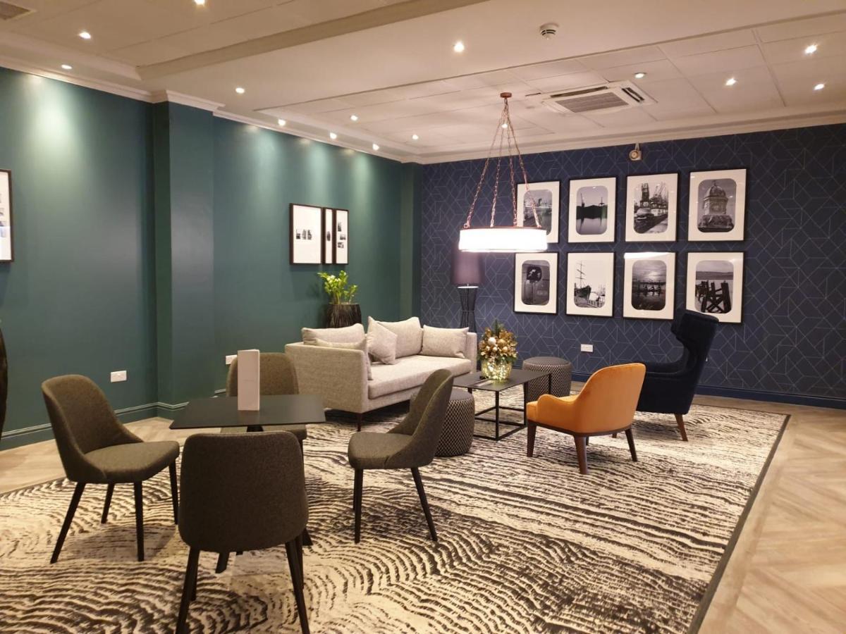 Mercure Cardiff North Hotel Exterior photo